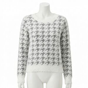 Mudd Small Fuzzy Eyelash Knit Houndstooth Sweater Gray White Crew Neck Soft Cozy